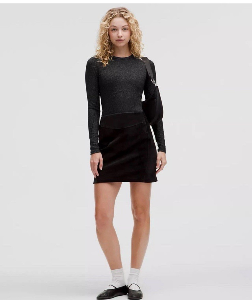 Lululemon Shirt Womens 4-6* Black Metallic Silver Sparkly Hold Tight Long Sleeve
